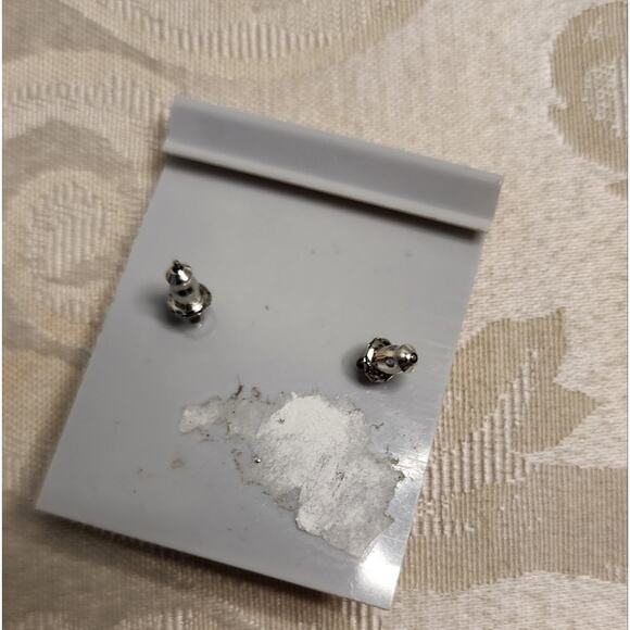 DESTINE Lead Crystal by Crystallite Piercing Stud  Earrings New - Picture 3 of 6